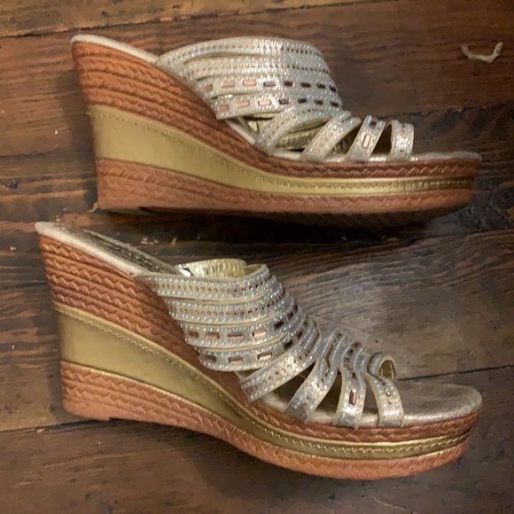 Gold bling Patrizia wedge shoes - Picture 3 of 4